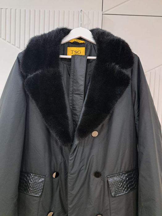 Пальто теплое , новое , 54 размер .