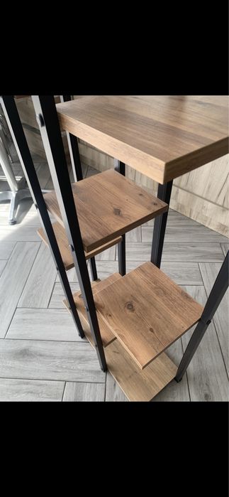 Етажерка за цветя