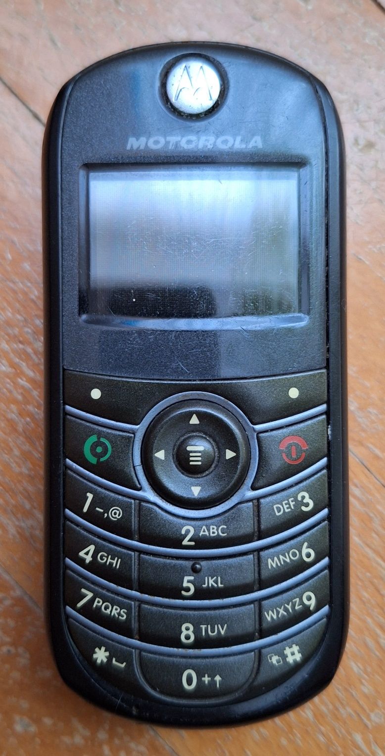 Стар мобилен телефон Motorola C139