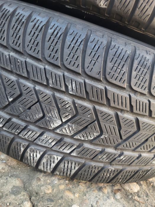 4 бр зимни гуми 285/45/20 Pirelli