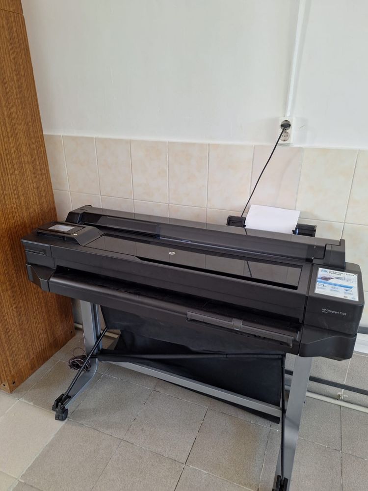 Продам плоттер HP Designjet T520