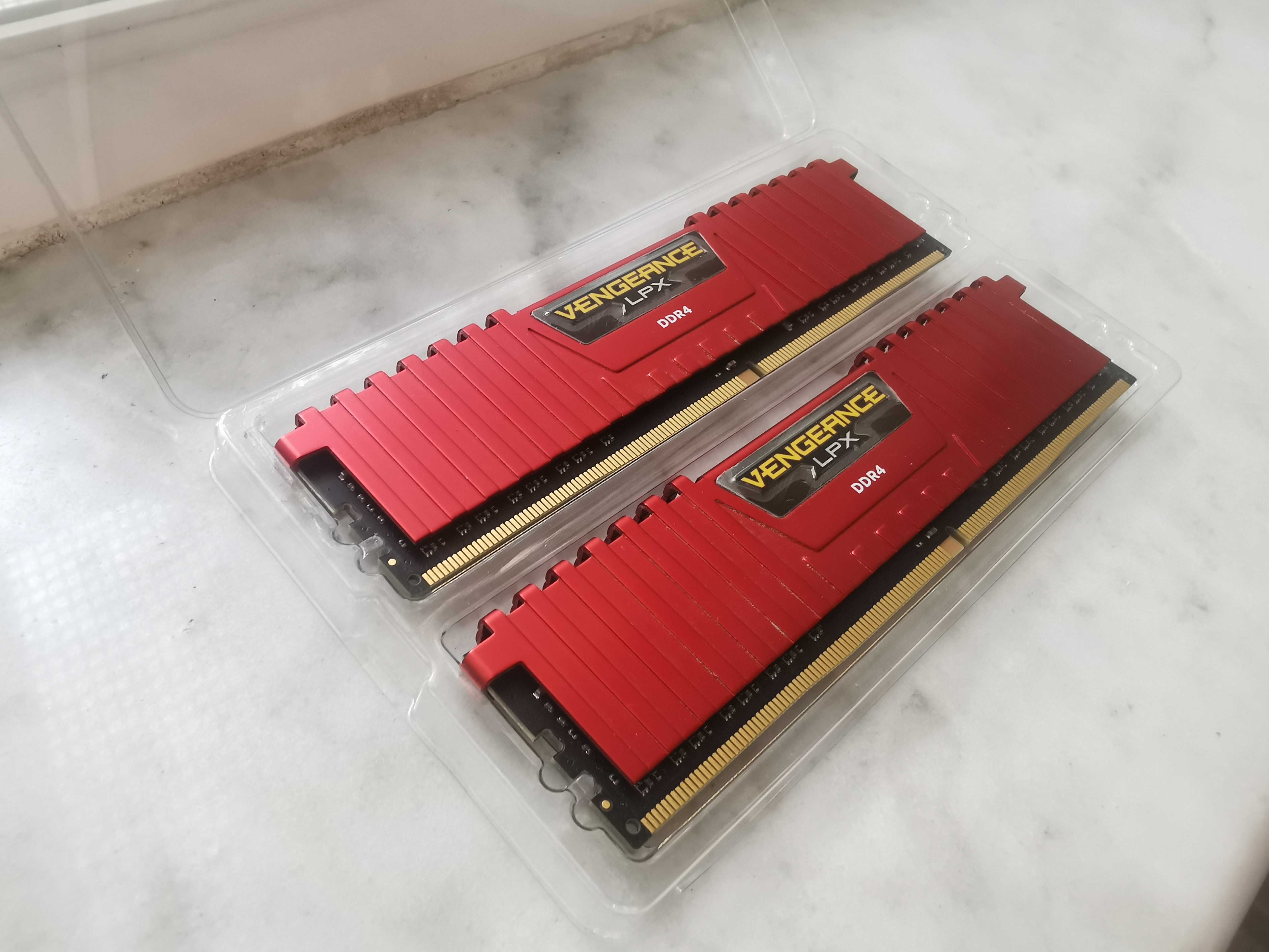 Memorie RAM Corsair LPX Red 8GB DDR4 2400MHz CL16 Dual Channel Kit
