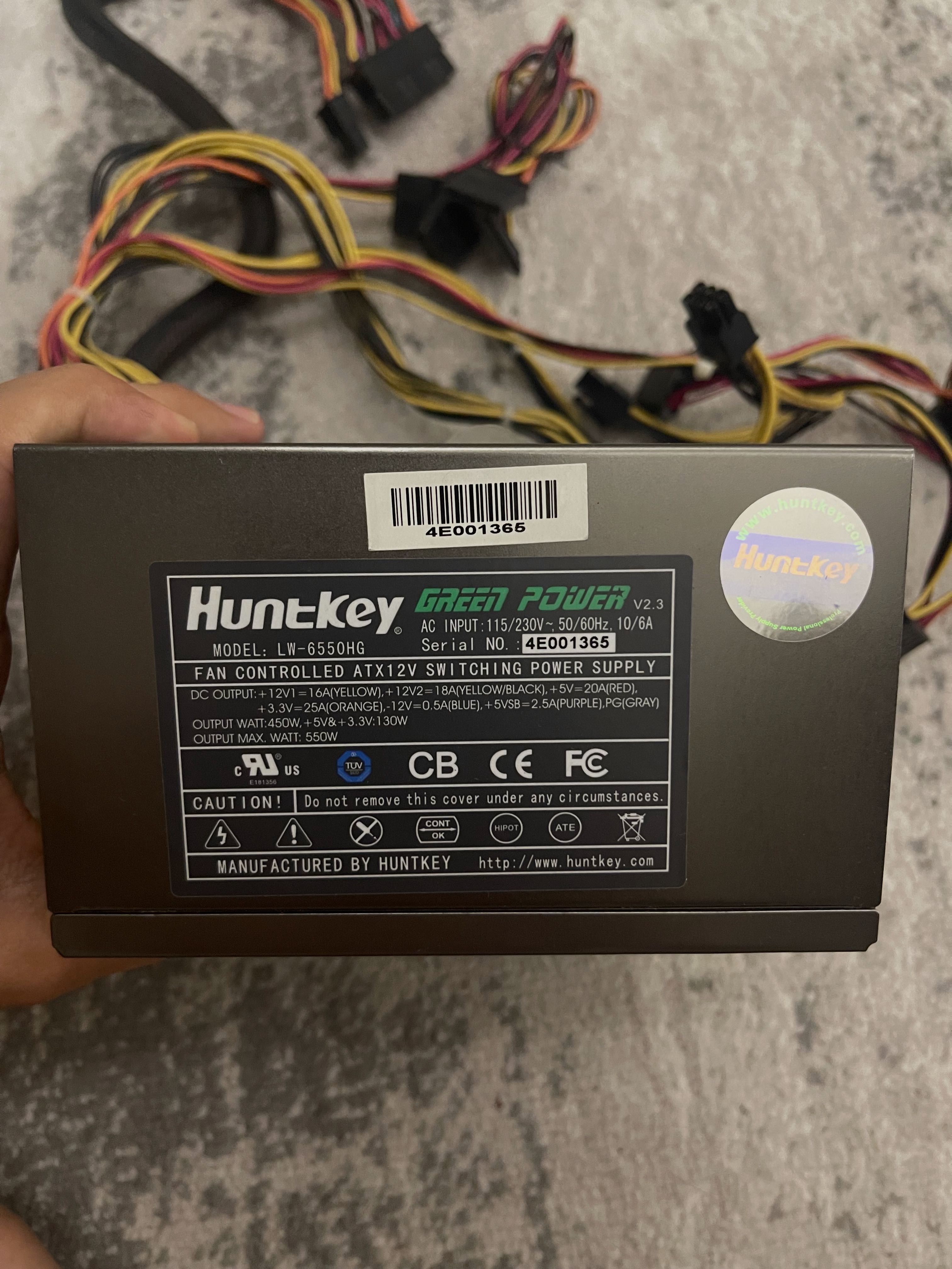 Blok pitaniya huntkey 550W