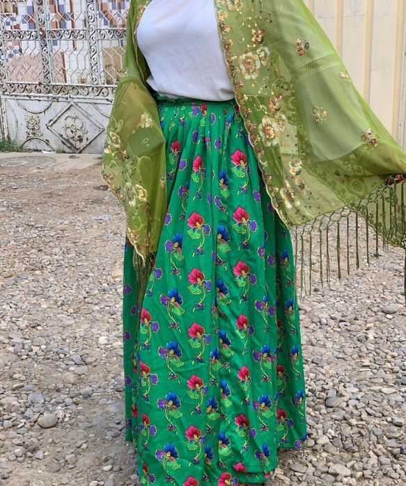 vând fuste plisate țiganesti