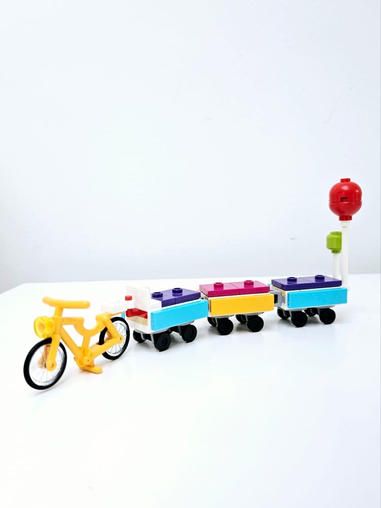 Lego Friends 41111 - Party Train (2016)