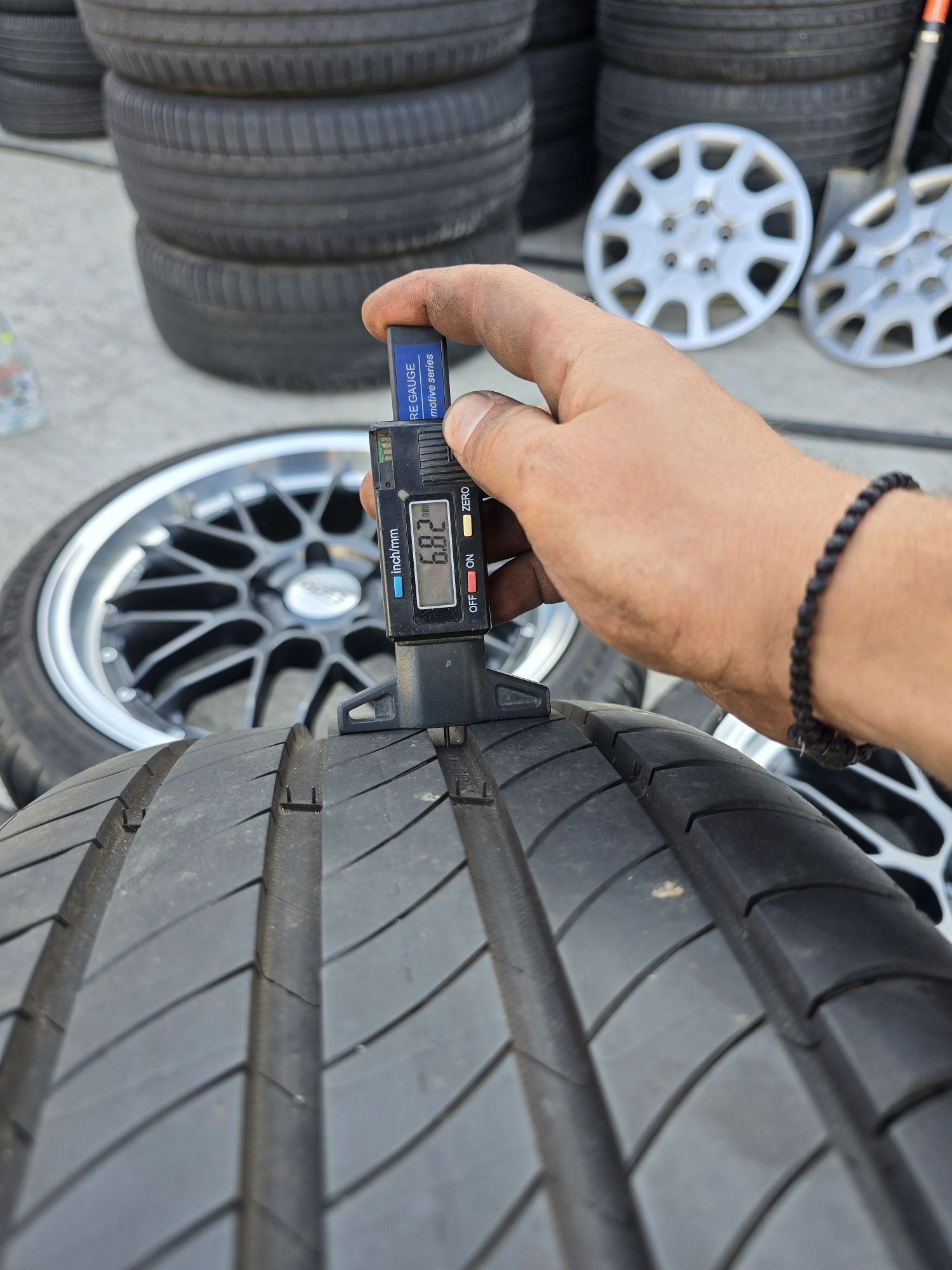 1 Броя Гума 225/40/18 Michelin Primacy 4 6,8mm 23dot