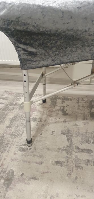 Masă de masaj portabilă cu husă inclusă in preț