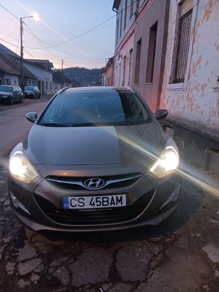 Autoturism Hyndai j40 stare buna înscrisă în Romania
