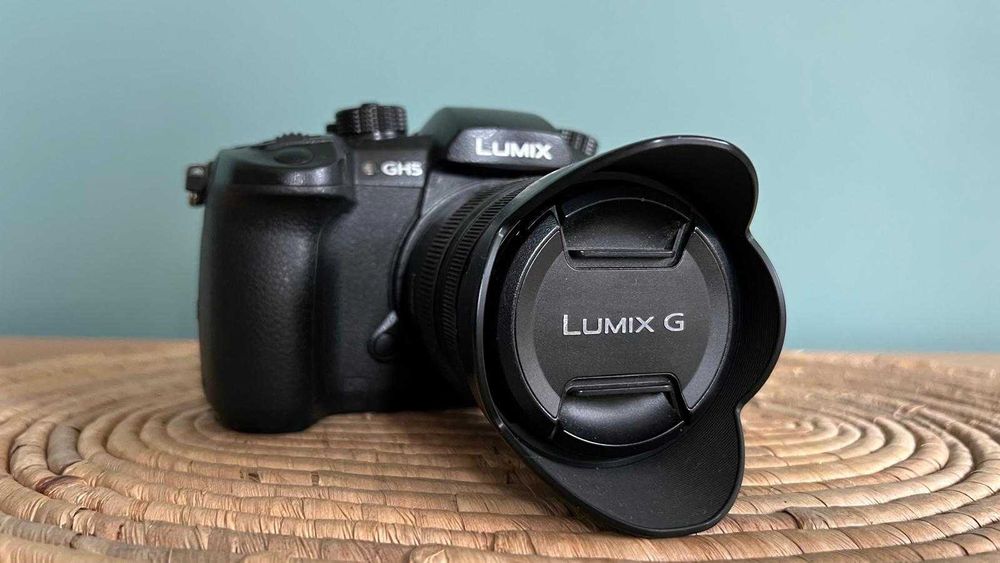 Panasonic Lumix GH5 + обектив Lumix G 12-35mm f/2.8