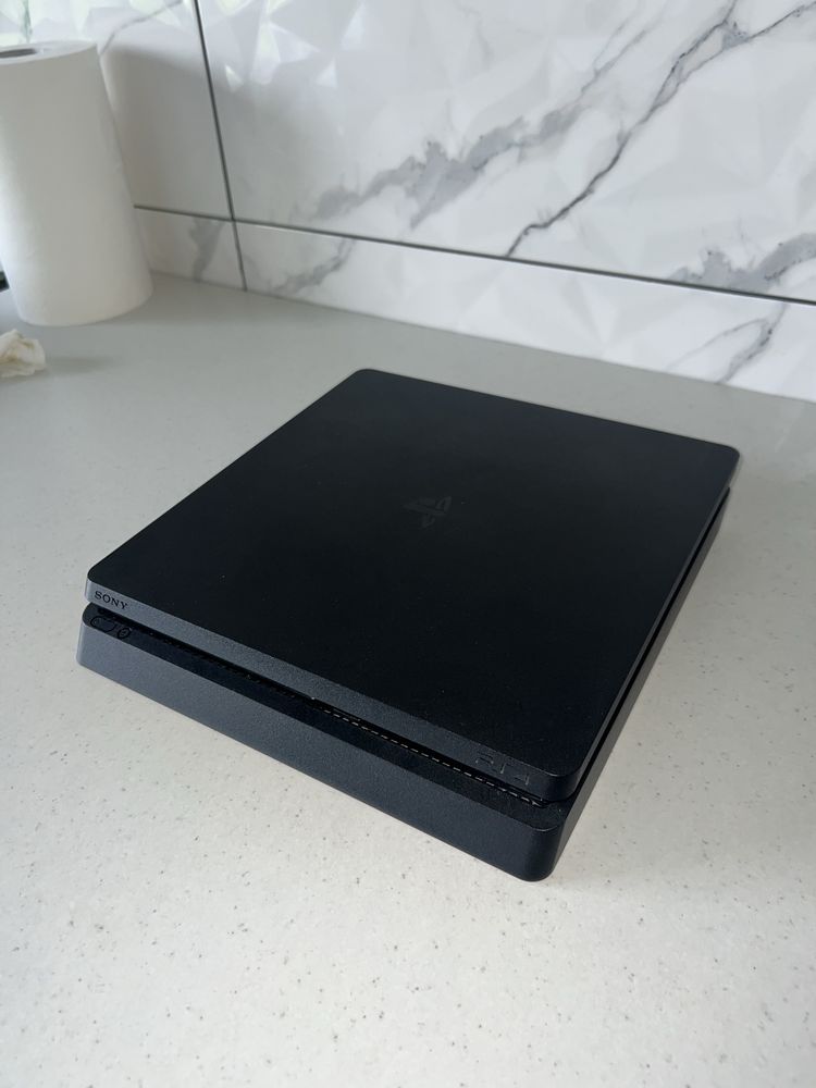 PlayStation 4 Slim