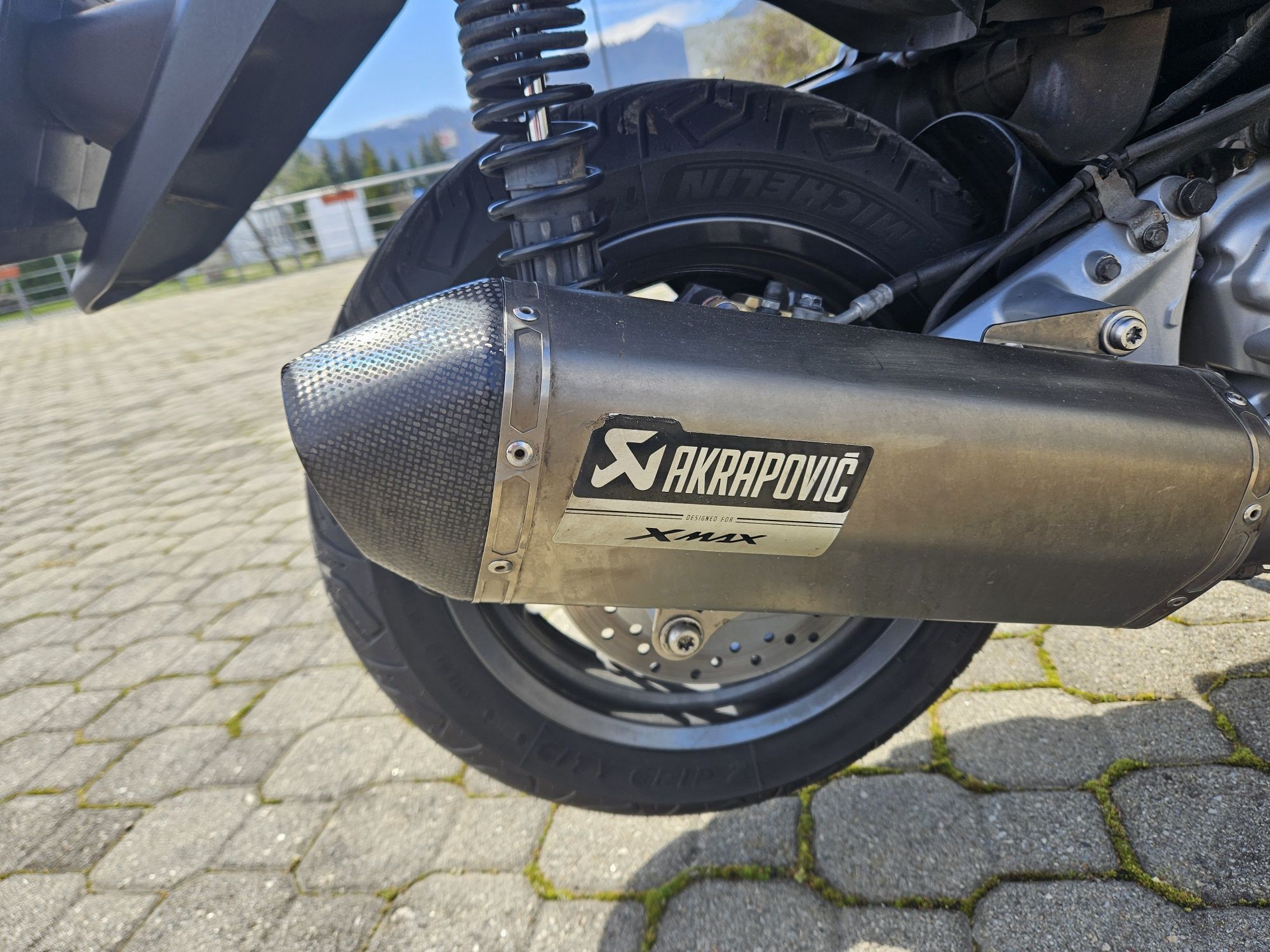 Yamaha X max 250 Abs/Akrapovic/Top case