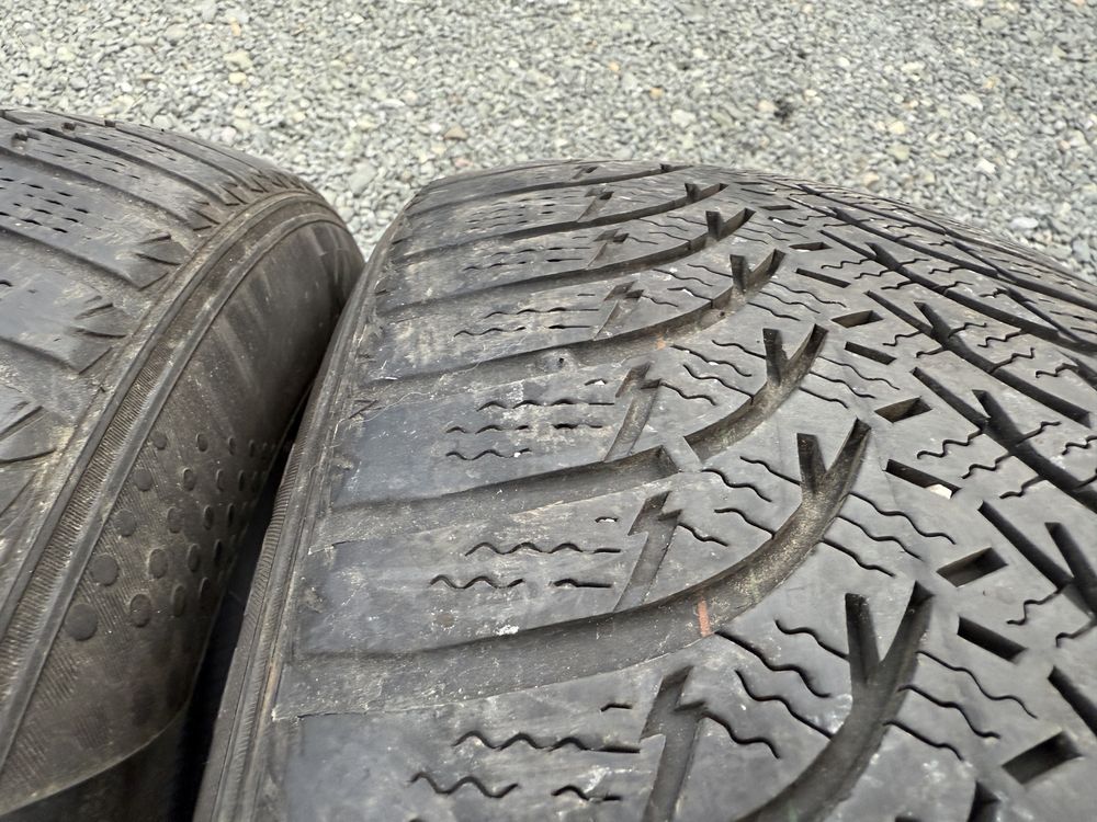 2бр. Зимни Гуми 215/60R/17 -KUMHO- DOT:1719- 4.2мм.