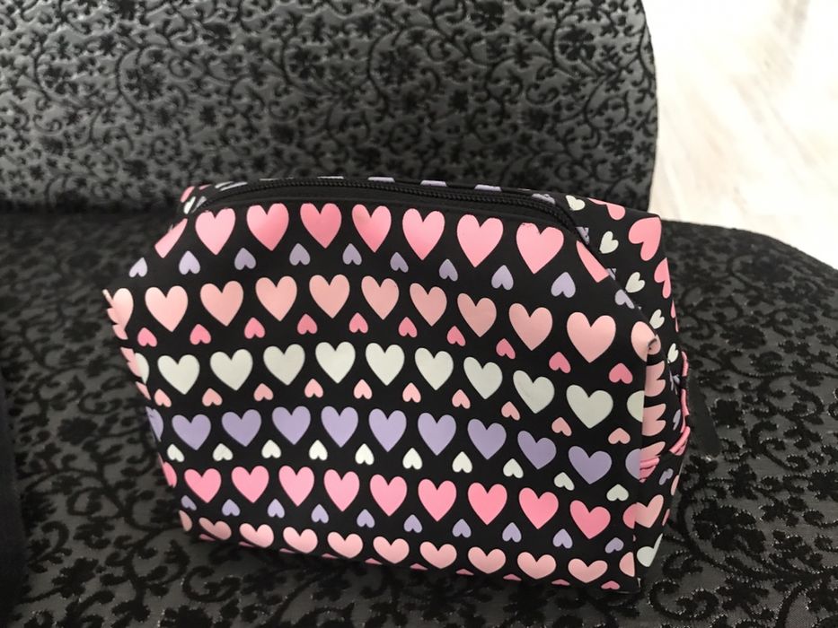 Несесерчета + подарък Преса за коса и Епилатор