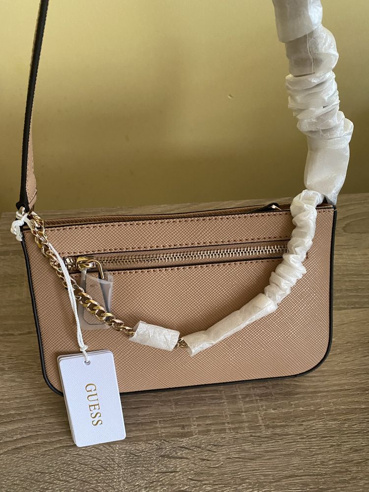 Оригинална нова чанта Guess