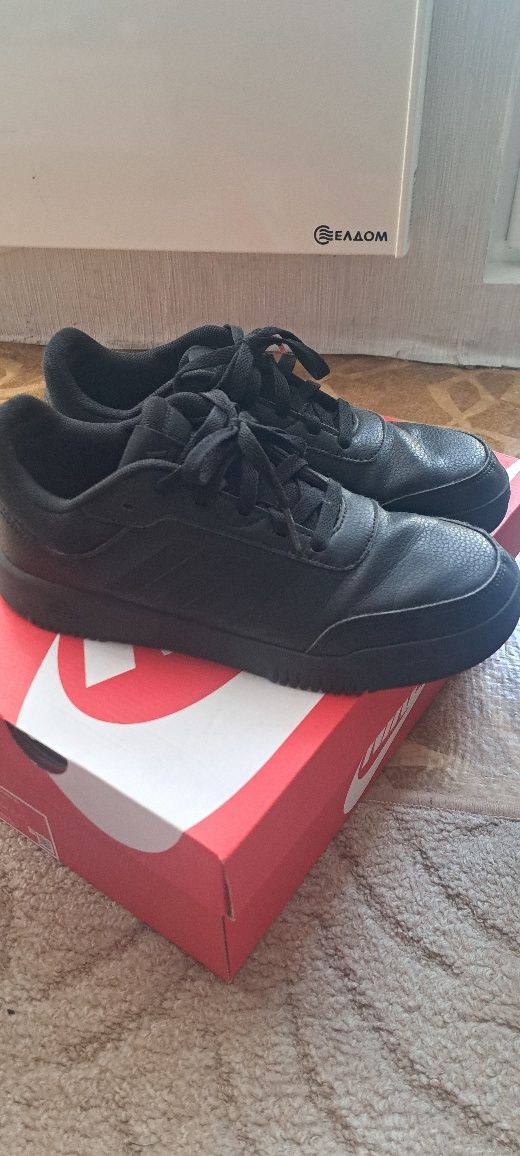 Зимни обувки Adidas