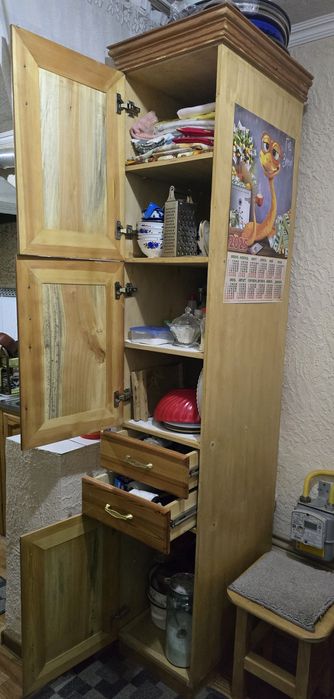 Кухонный шкаф пинал