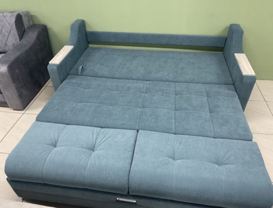 СРОЧНО диван с металлическим каркасом 2200х100
