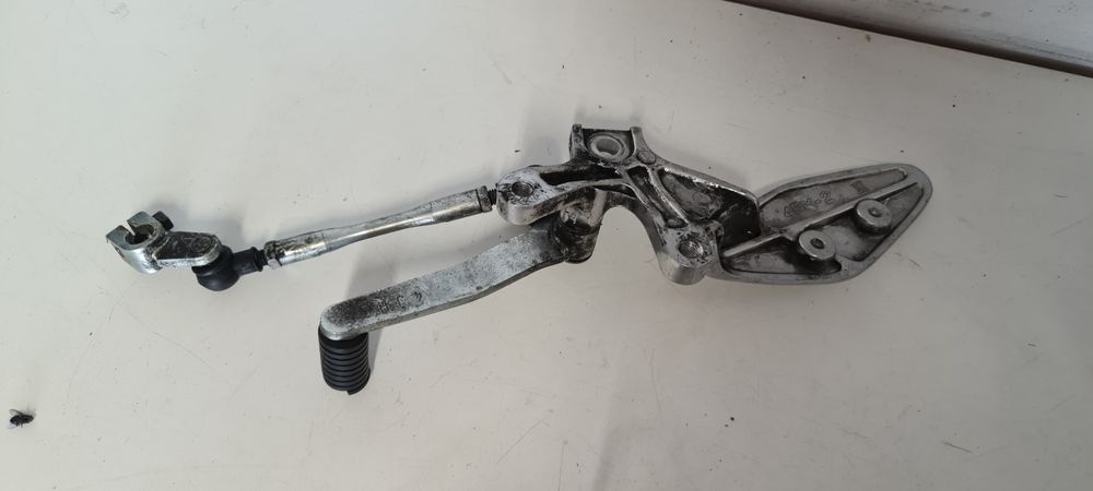 Scarita Yamaha Thundercat YZF 600R  pedala schimbator suport