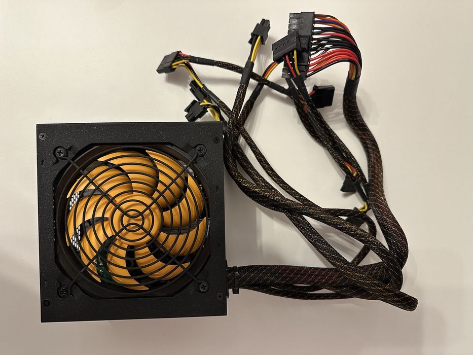 Sursa nJoy Ayrus 450W 80PLUS