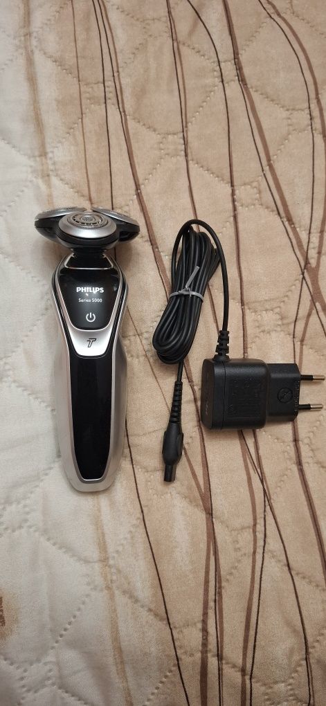 Електрическа самобръсначка philips  series 5000