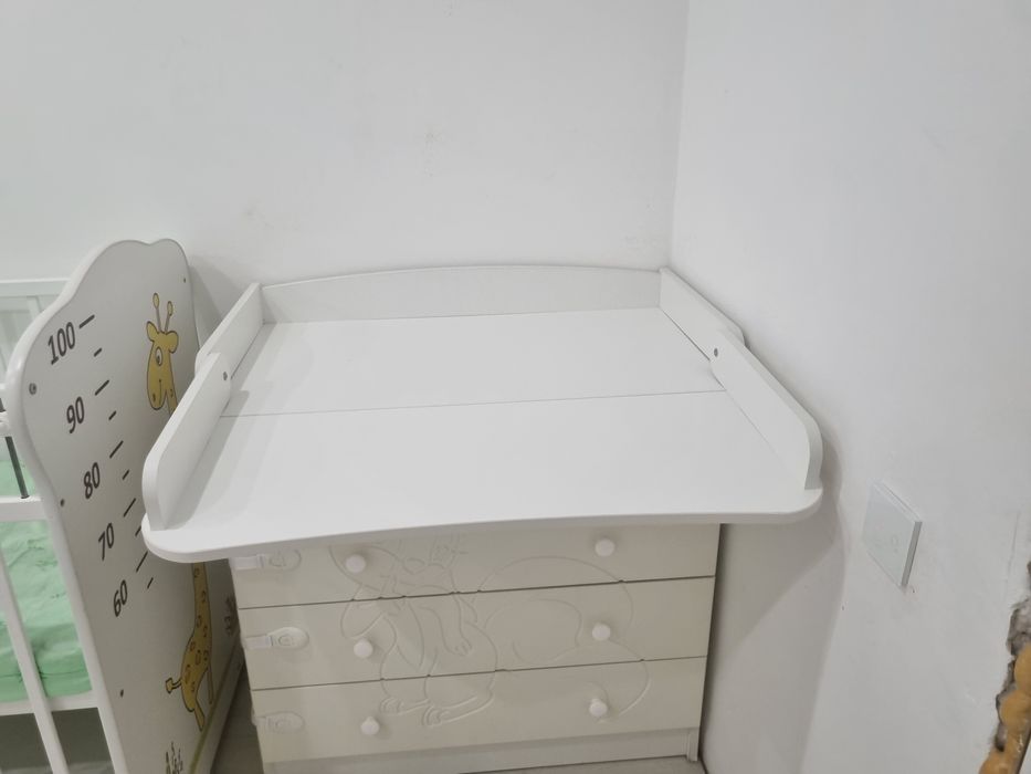 Срочно продам комод с пеленальным столиком