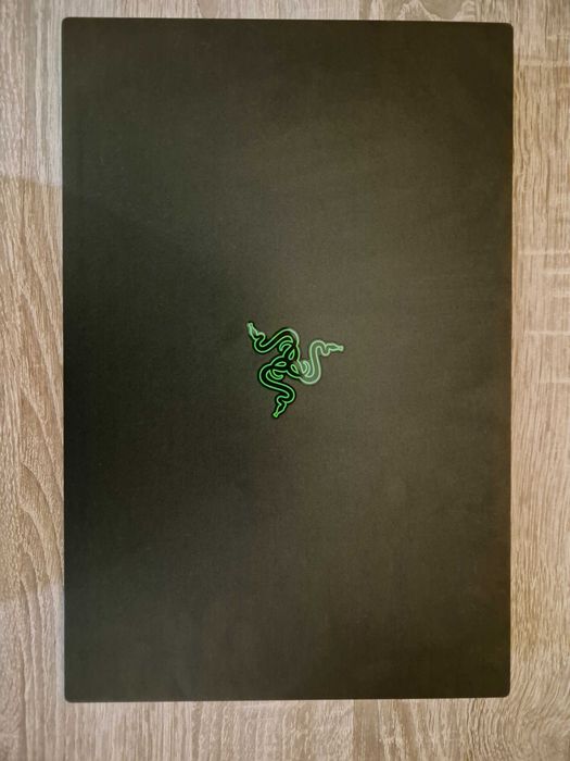 Razer Blade 15 на части