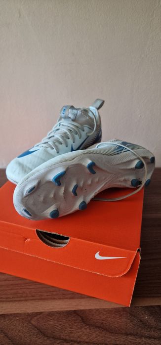 Футболни обувки бутонки Nike N32