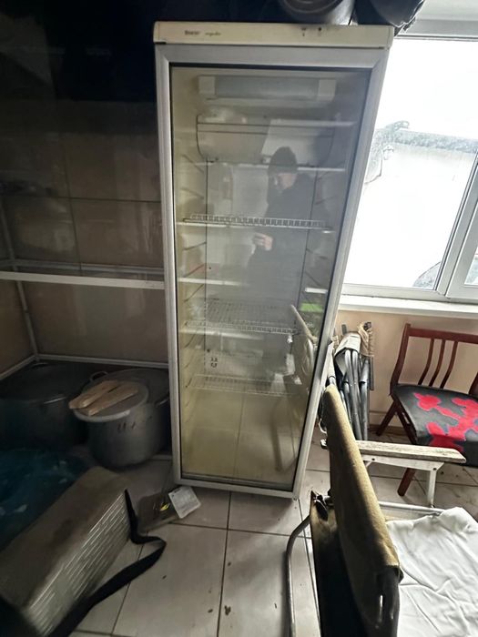 Продам холодильник витрину