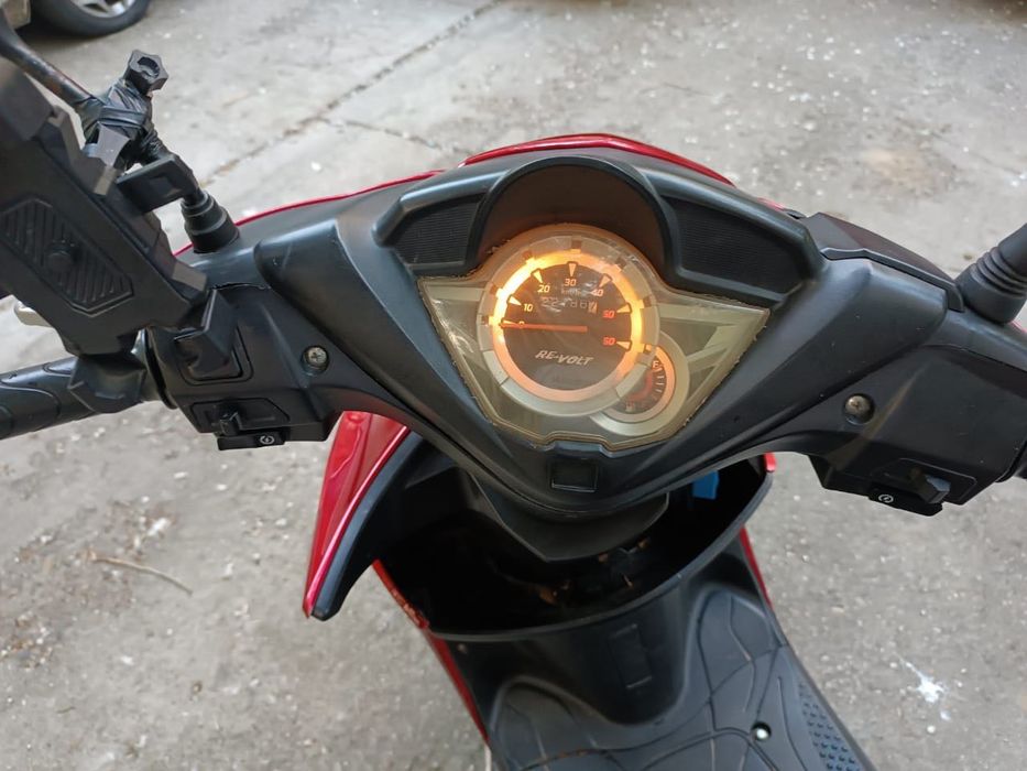 Revolt scoter 50cc