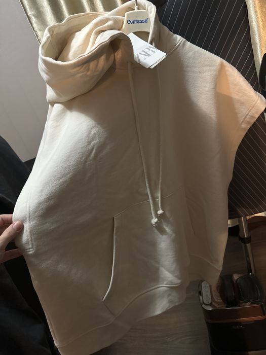 Толстовка без рукавов