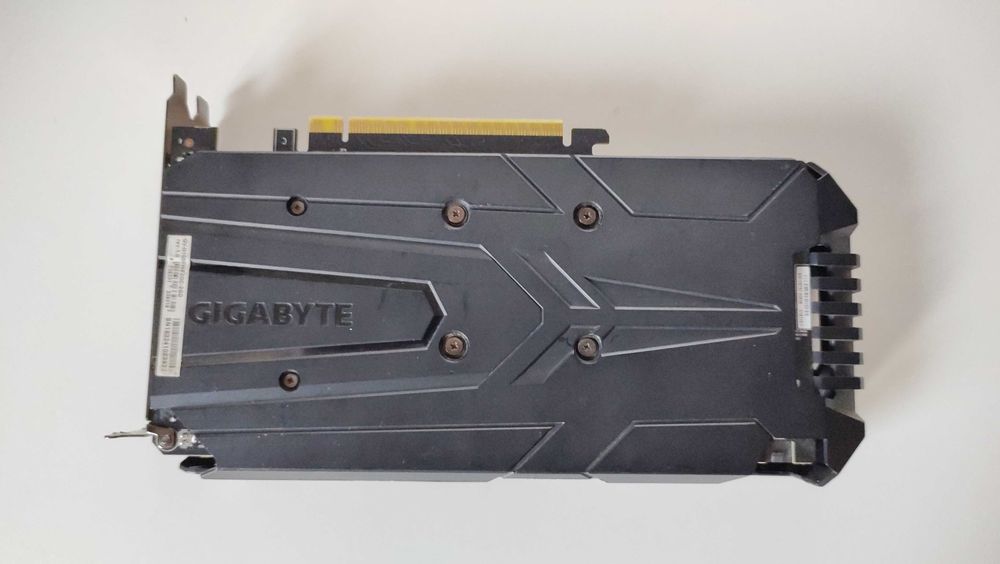 GeForce GTX 1050 Windforce OC 2G Gigabyte