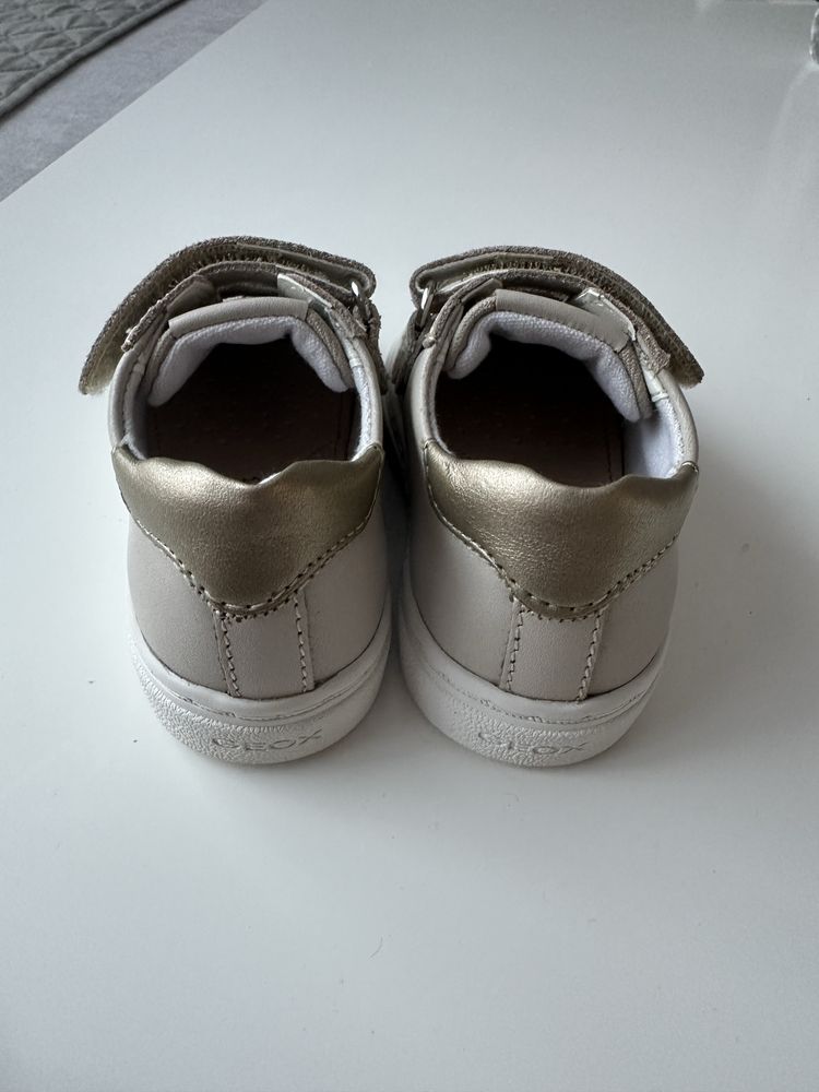 Бебешки обувки Geox и Nike
