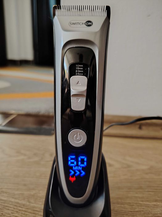 Aparat de tuns parul Switch On , NOU