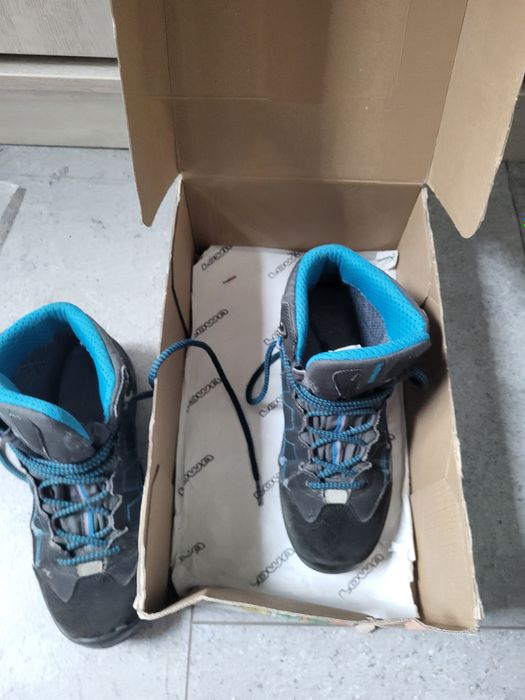 Дамски туристически боти Lowa