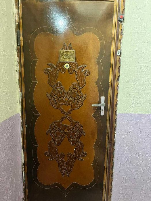 Дверь входной продам