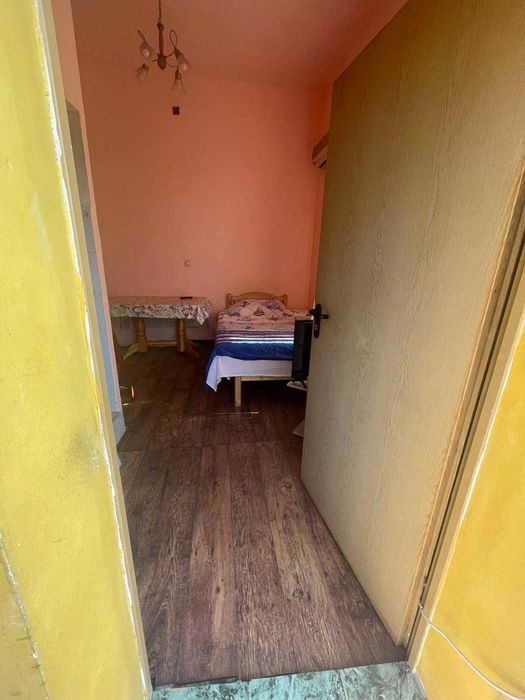 Дава се под наем Едностаен апартамент в Бургас, Център - 22 кв.м за 175 € - Снимка #3