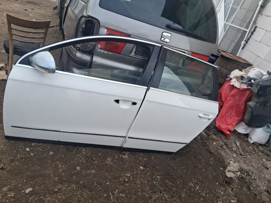 Vând uși capota vw Passat b6 break