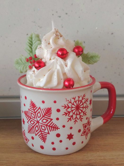 Свещи, фигури от восък