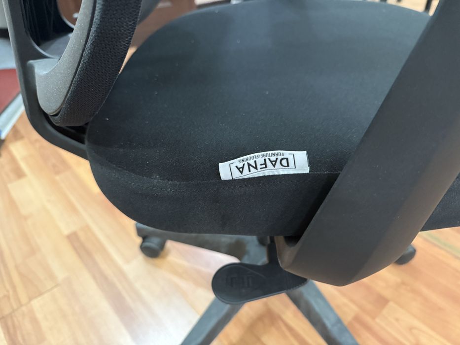 Kreslo sotiladi Dafna