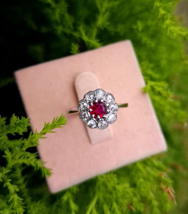 Inel foarte vechi din aur de 18K cu rubin si diamante naturale