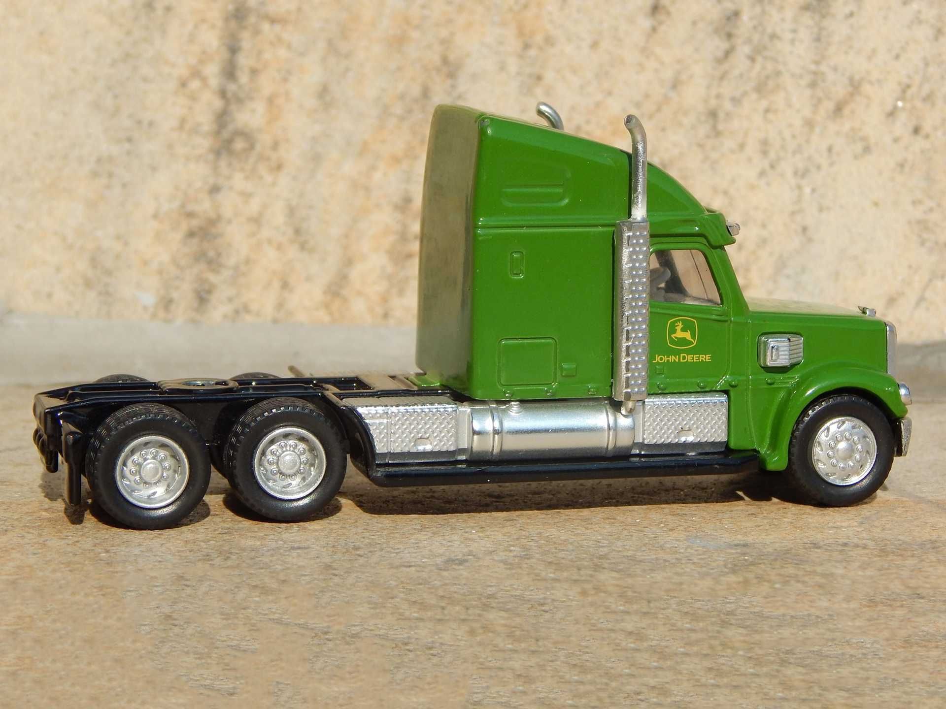 Macheta camion american cap tractor Freightliner Coronado Siku sc 1:87