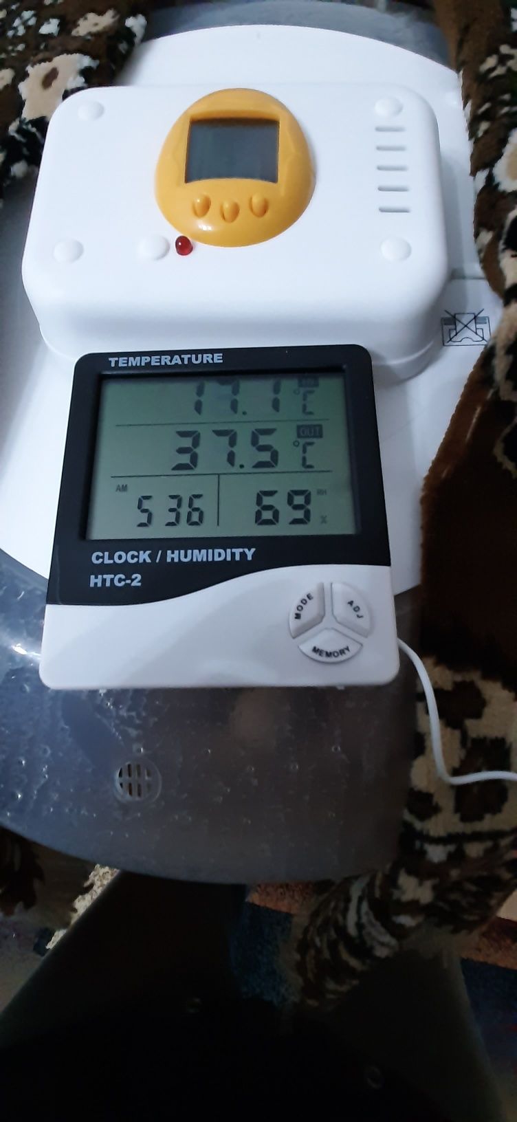 Termometru  pentru  incubatoare pt temperatura  si umiditate