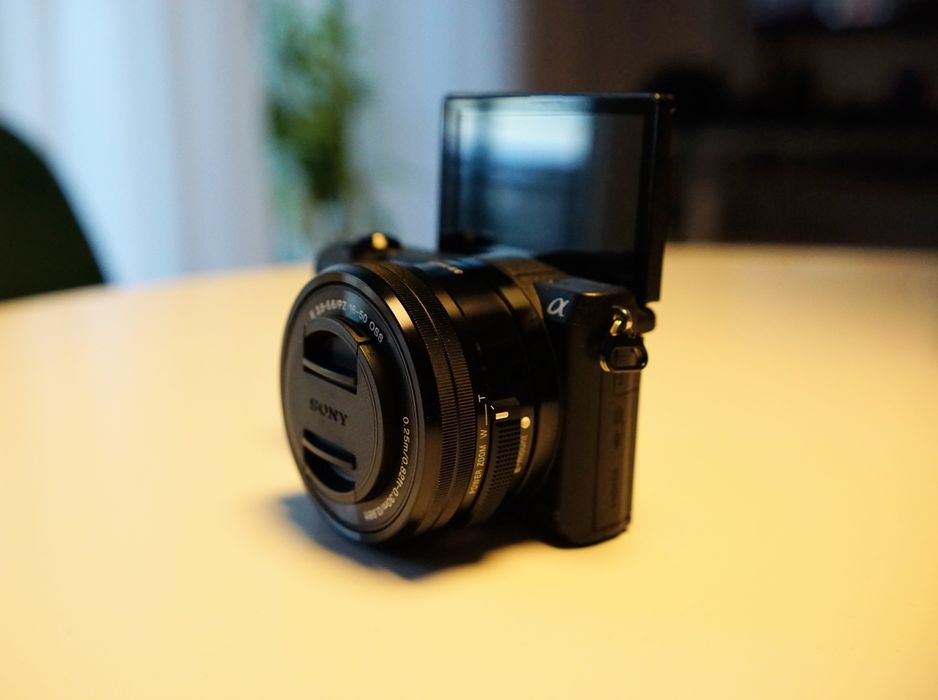 Sony a5100, doar 1430 de cadre!!