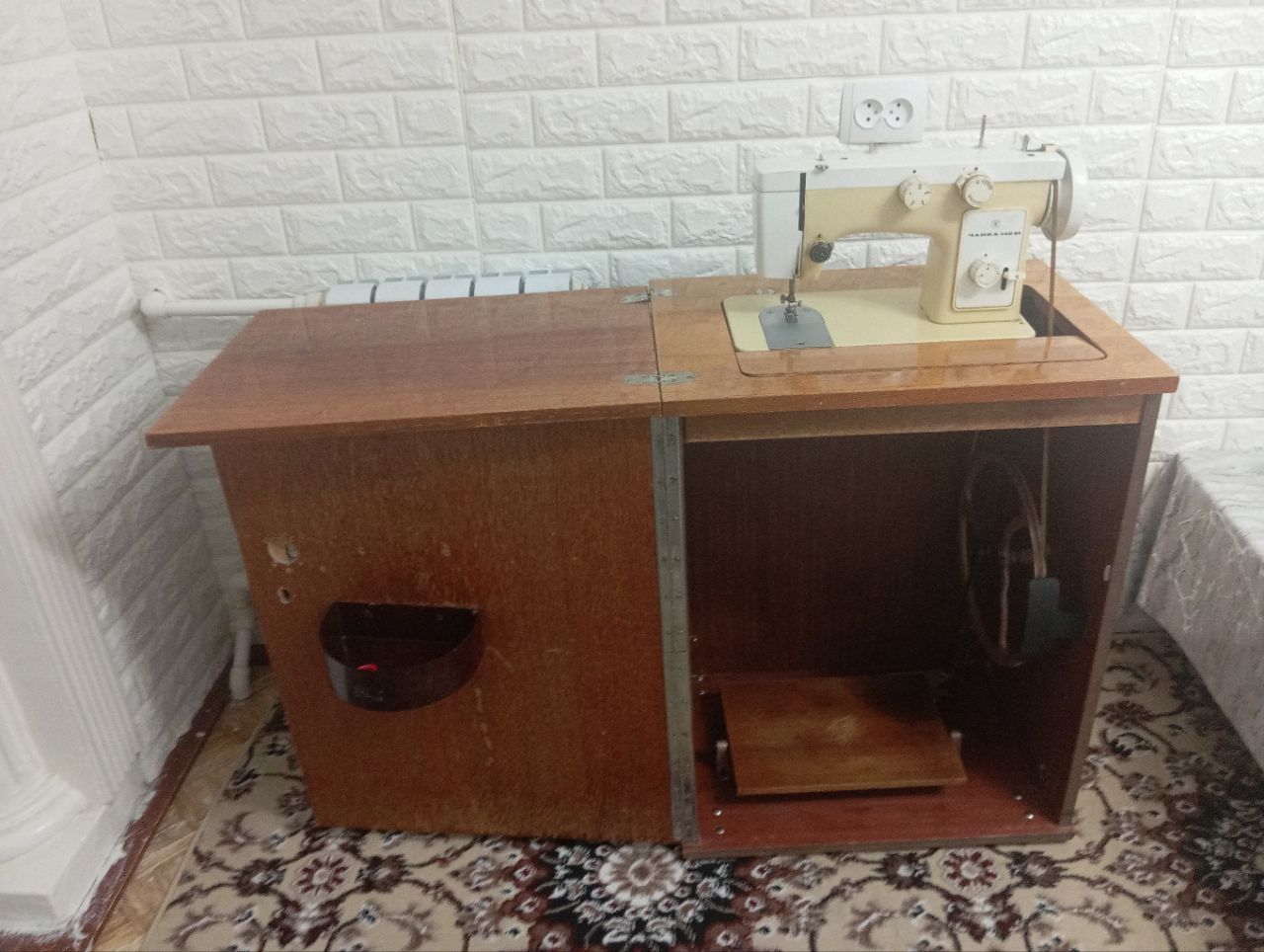 Продается швейная машина