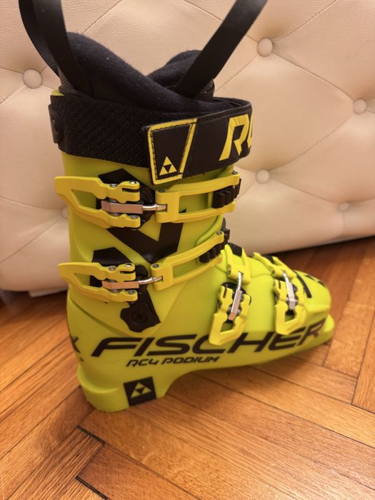 Ski Stockli 128 cm + clapari Fischer RC4 Podium 70 24.5