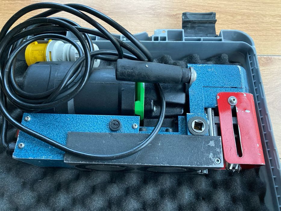 Masina de gaurit cu talpa magnetica