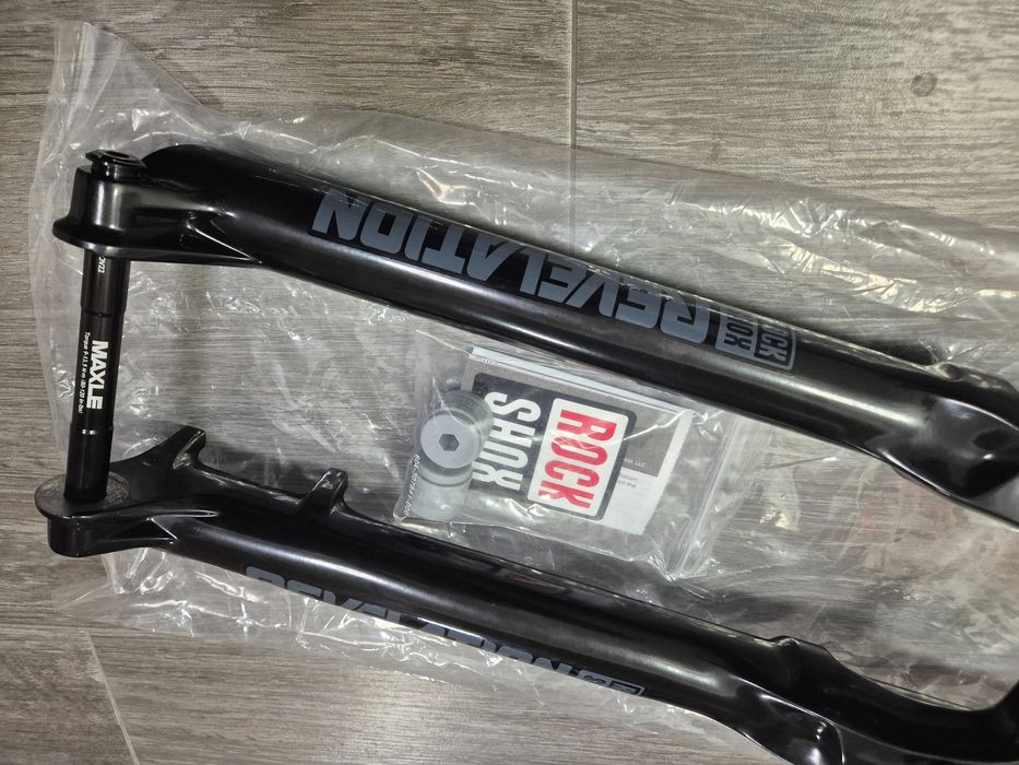RockShox Revelation 15x110 Boost 150mm НОВА