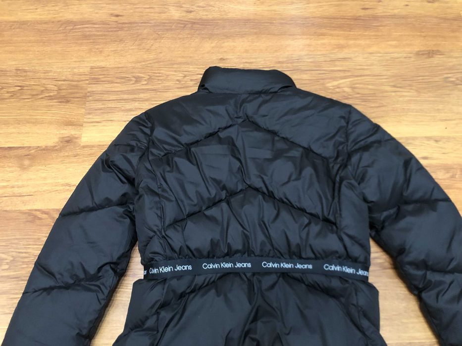 CALVIN KLEIN  зимно яке  16 год.