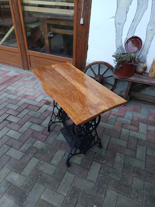 Masa ,  birou , suport lavoar - mașină de cusut Singer