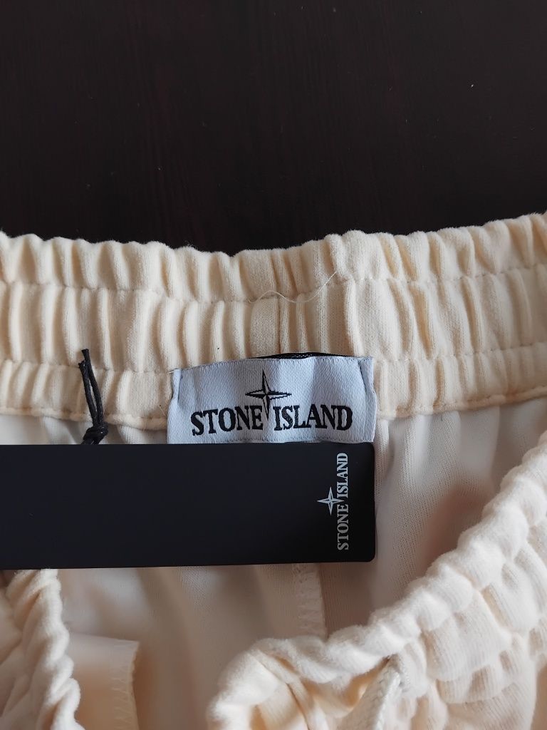 Къси панталони на Stone Island размер-М